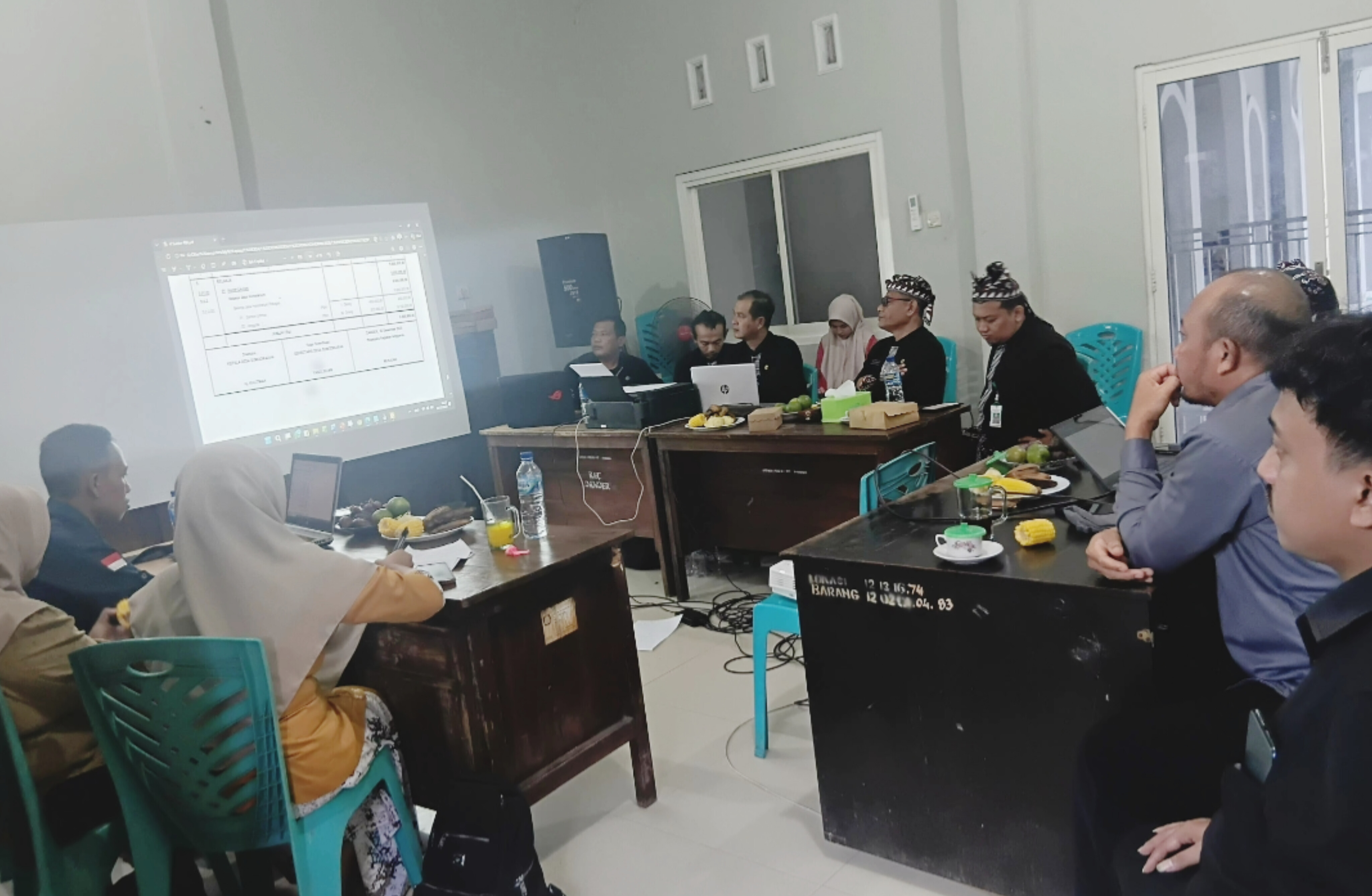 Rapat evaluasi Raperdes Desa Sumodikaran Kec. Dander untuk RJPMD 2026
