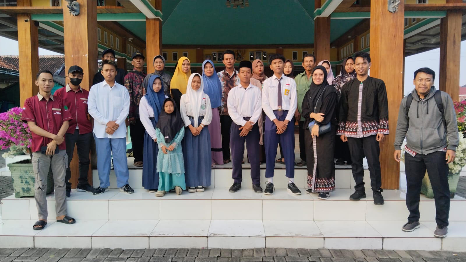 Pemberangkatan 5 Calon Siswa SR MA Kecamatan Dander Ke SRT Tuban.
